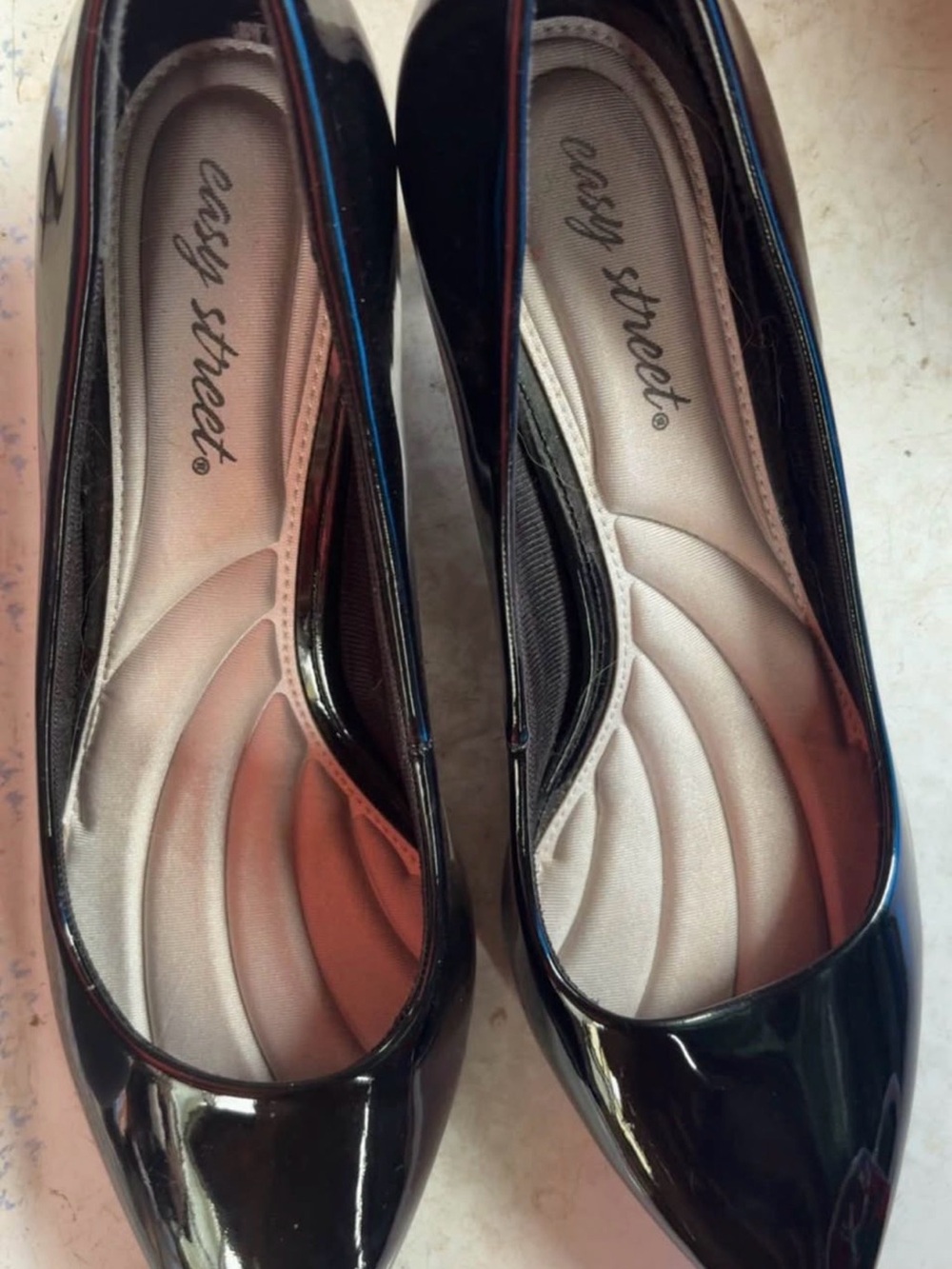 easy street Black Patent Pumps